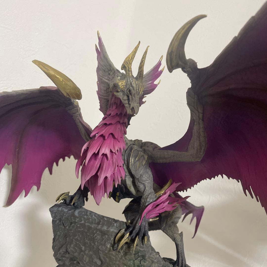 モンスターハンター　モンハン 爵銀龍 メル・ゼナ　フィギュア