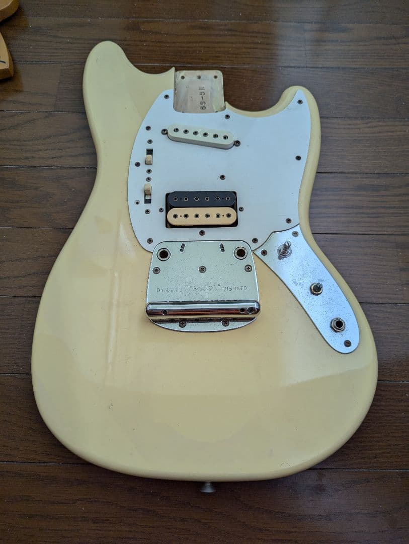 Fender Mustang エレキギター クリーム　ジャンク品