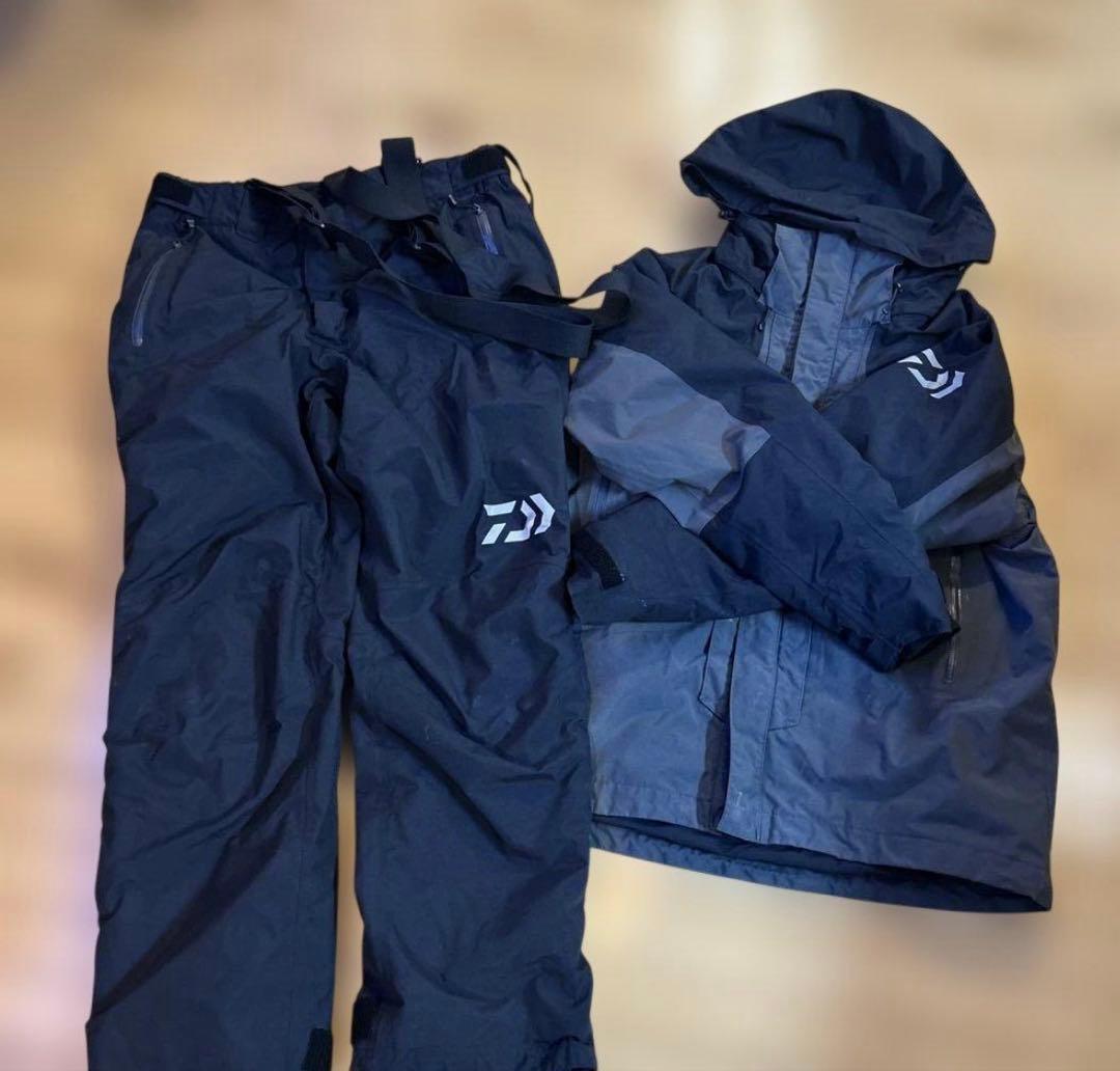 ダイワ　ウィンタースーツ　ゴアテックス　Mサイズ