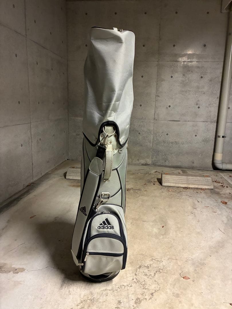 adidas グレー キャディバッグ