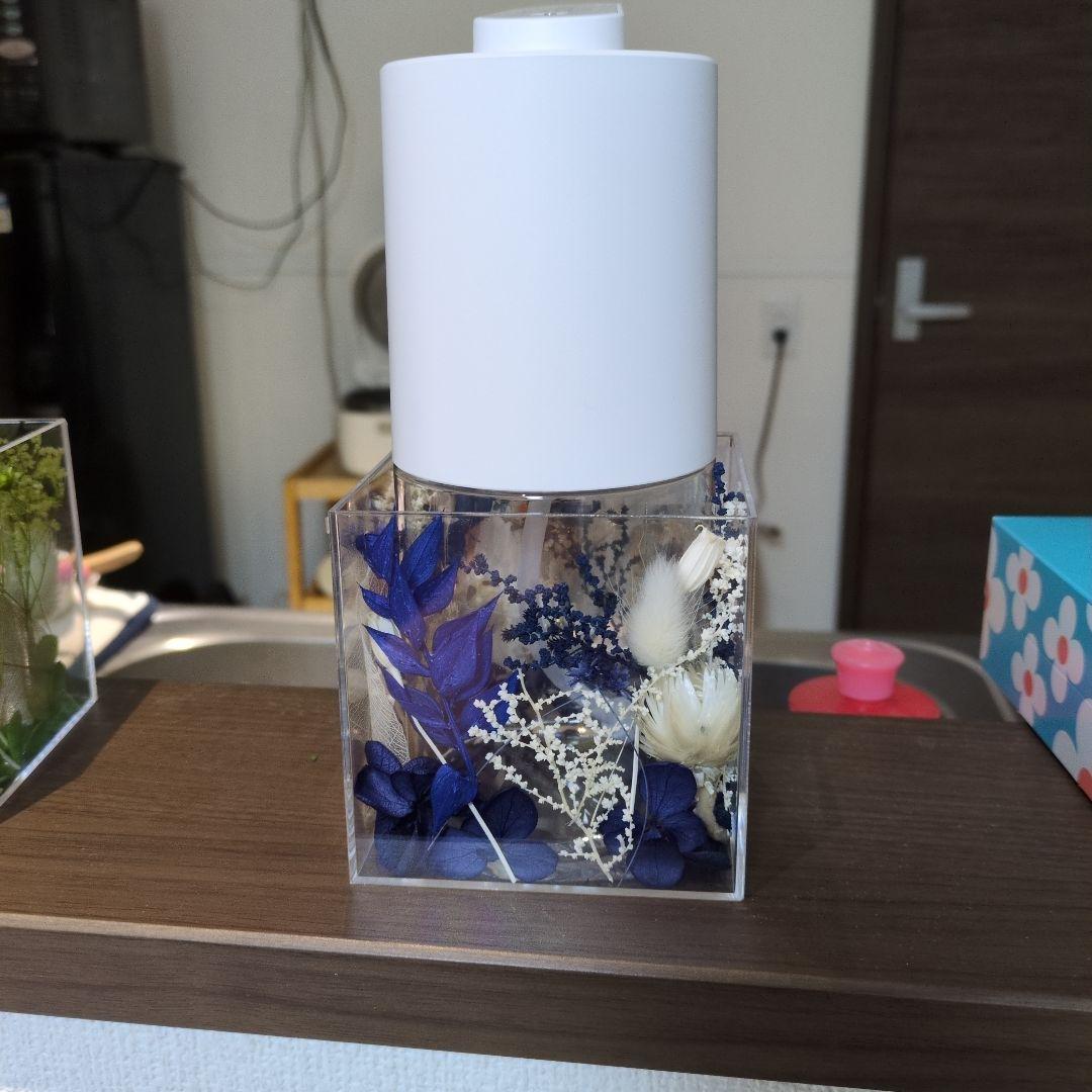 89baka　青と緑のオートディスペンサー2つ