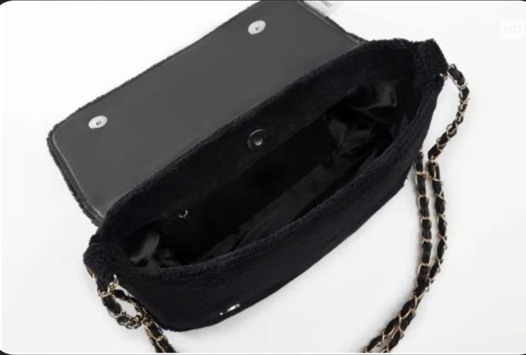 CHANEL ノベルティ ブラック ショルダーバッグ ホワイトロゴ付き