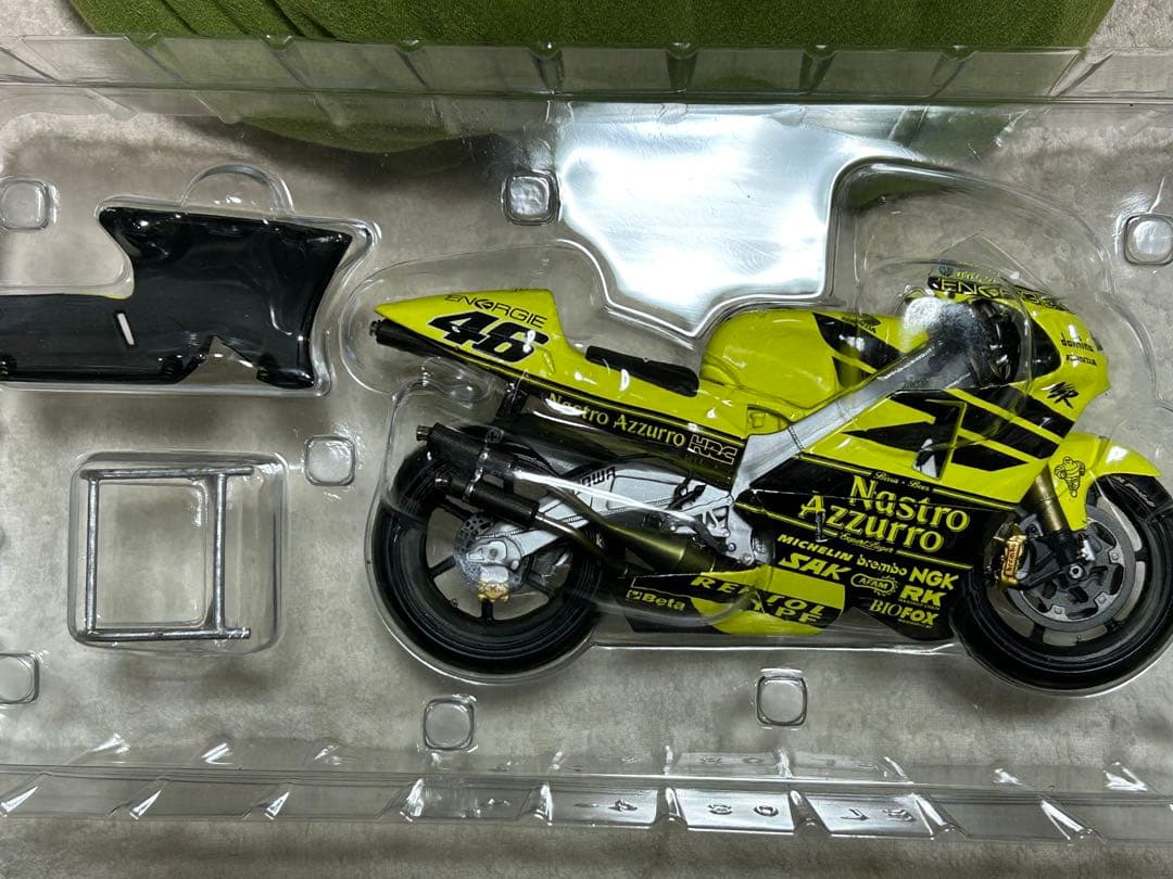 ミニチャンプス1/12Honda NSR 500 バレンチッーロッシ
