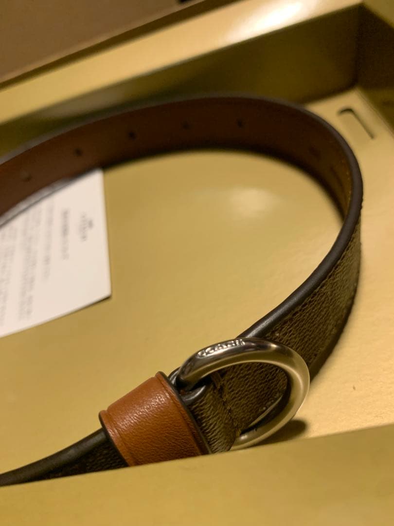 COACH 骨型チャーム付きレザー首輪