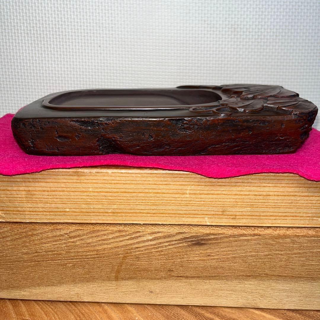 ⭕️赤間硯　龍泉堂　正隆　阿野硯製作所　蔦葉と蔓彫刻硯　珍しく縁内側高　希少硯