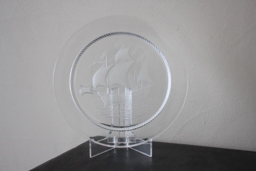 未使用　ラリック　帆船図　彫刻ガラスプレート　絵皿