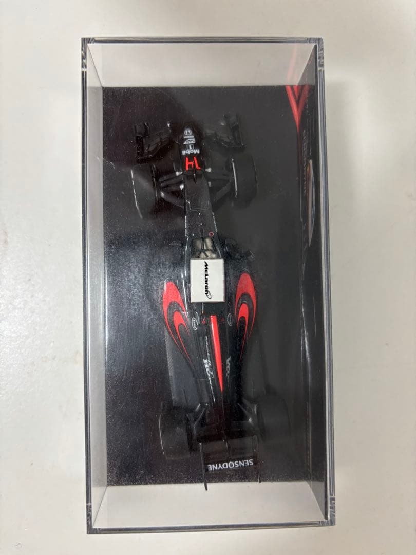ミニチャンプス McLaren Honda MP4-31ミニカー