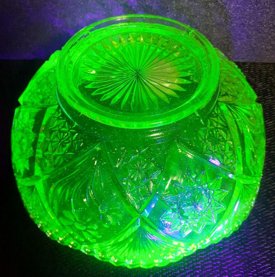 大正時代　古ガラス　【ウランガラス】　花と星文様　輪花口縁鉢　フルーツボール