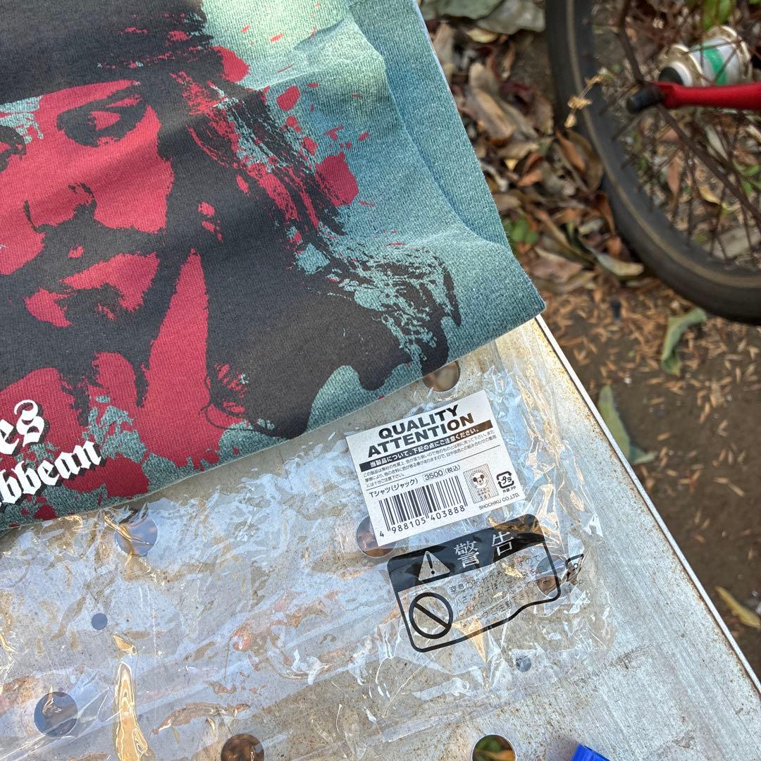 ディズニー パイレーツオブカリビアン ジャックスパロウ フィギュア 新品と小物