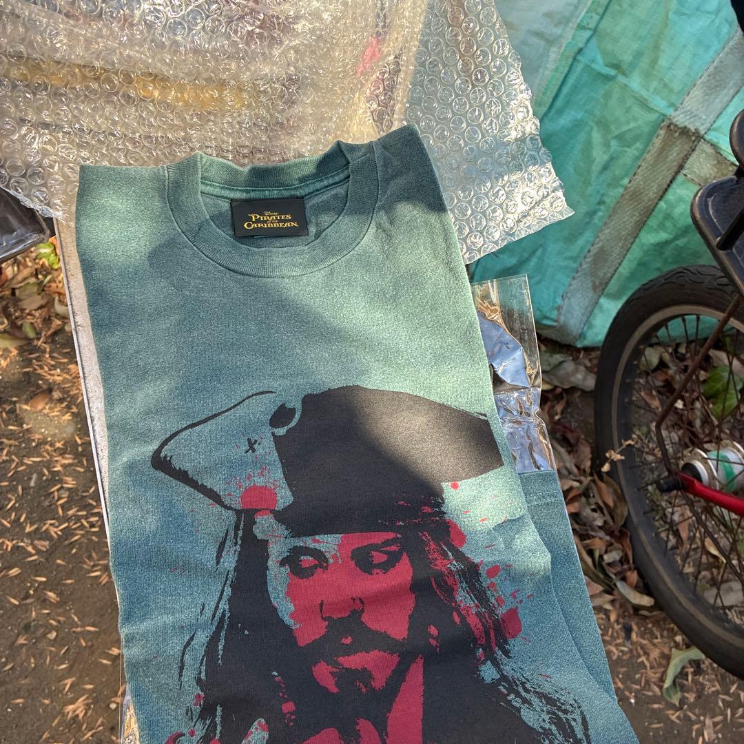 ディズニー パイレーツオブカリビアン ジャックスパロウ フィギュア 新品と小物