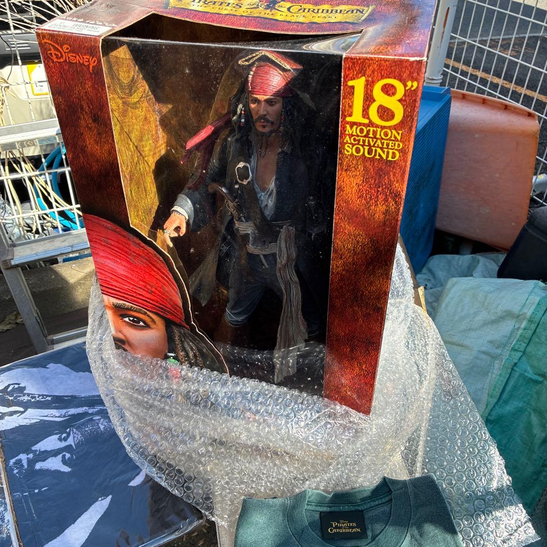 ディズニー パイレーツオブカリビアン ジャックスパロウ フィギュア 新品と小物