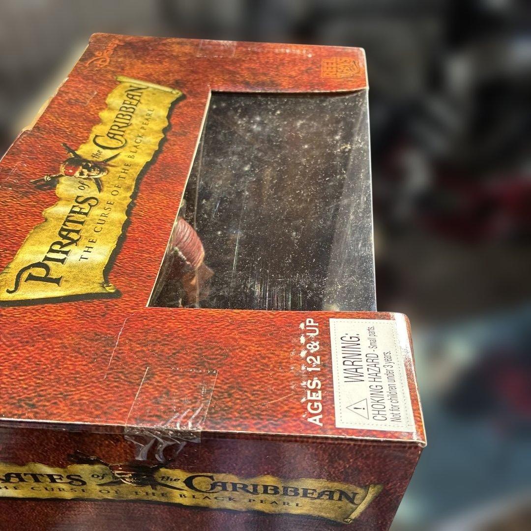 ディズニー パイレーツオブカリビアン ジャックスパロウ フィギュア 新品と小物