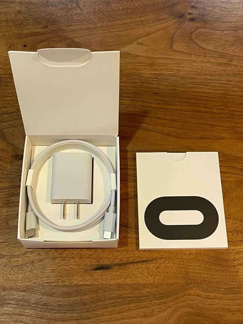 【美品】Oculas Quest2 64GB ＋ヘッドストラップ＋ケース他付属品