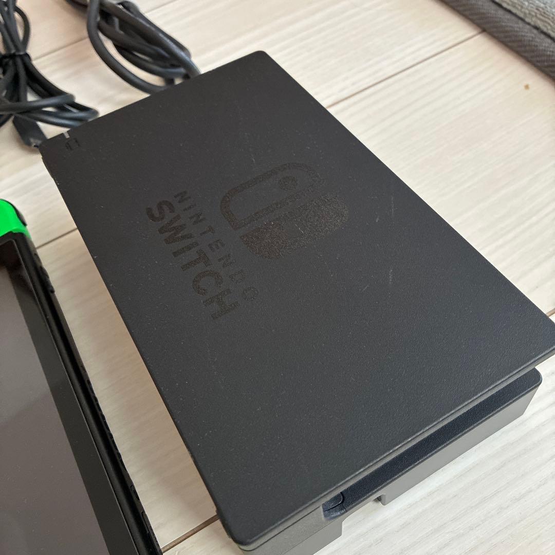 純正　Nintendo Switch 本体　Joy-Conセット　複数プレイ可能