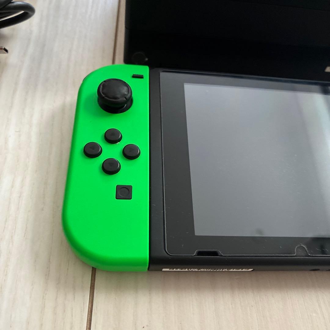純正　Nintendo Switch 本体　Joy-Conセット　複数プレイ可能