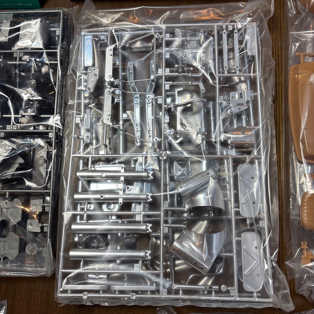 タミヤ　オートバイ　プラモデル　1/6 ハーレー　FLH クラシック　おまけ付