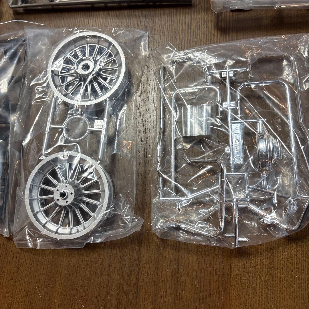 タミヤ　オートバイ　プラモデル　1/6 ハーレー　FLH クラシック　おまけ付