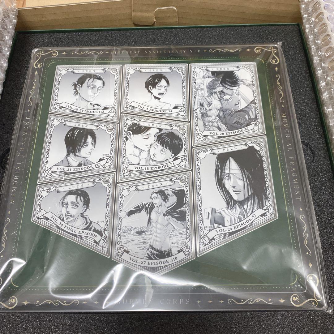 進撃の巨人　エレン　aniqueバースデー アクリルキーホルダー　豪華仕様　B