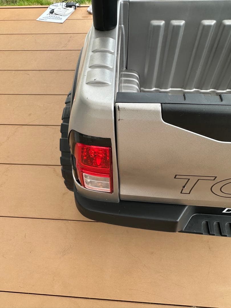 手渡し限定　乗用ラジコン　ハイラックス　ラギット