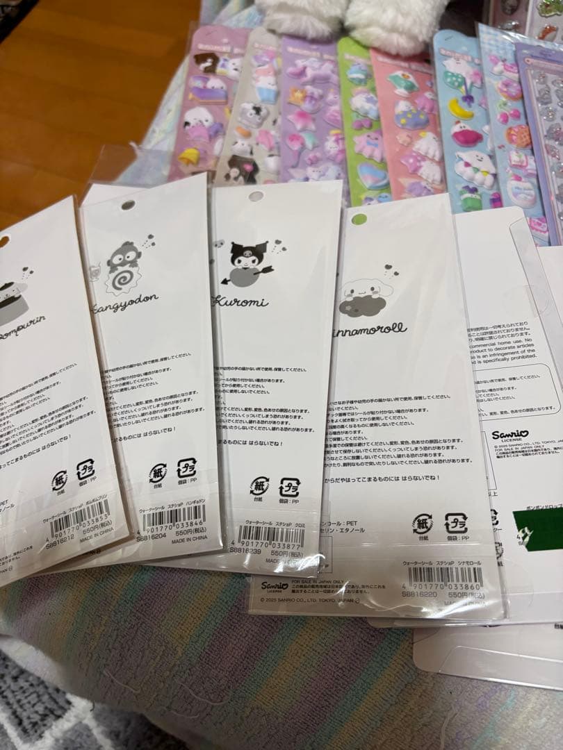 ボンボンドロップシール シール　うるちゅる　タイルシール　サンリオ ディズニー