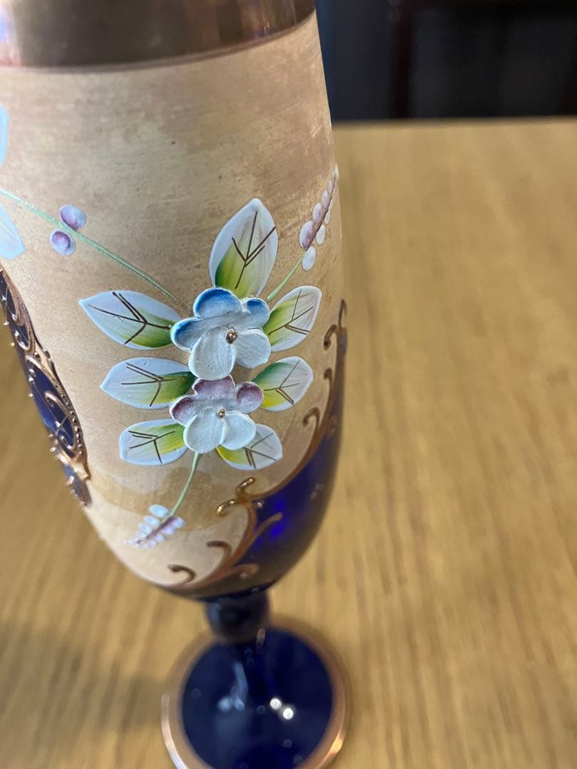 チェコ製未使用エレガントな青色フルートグラス