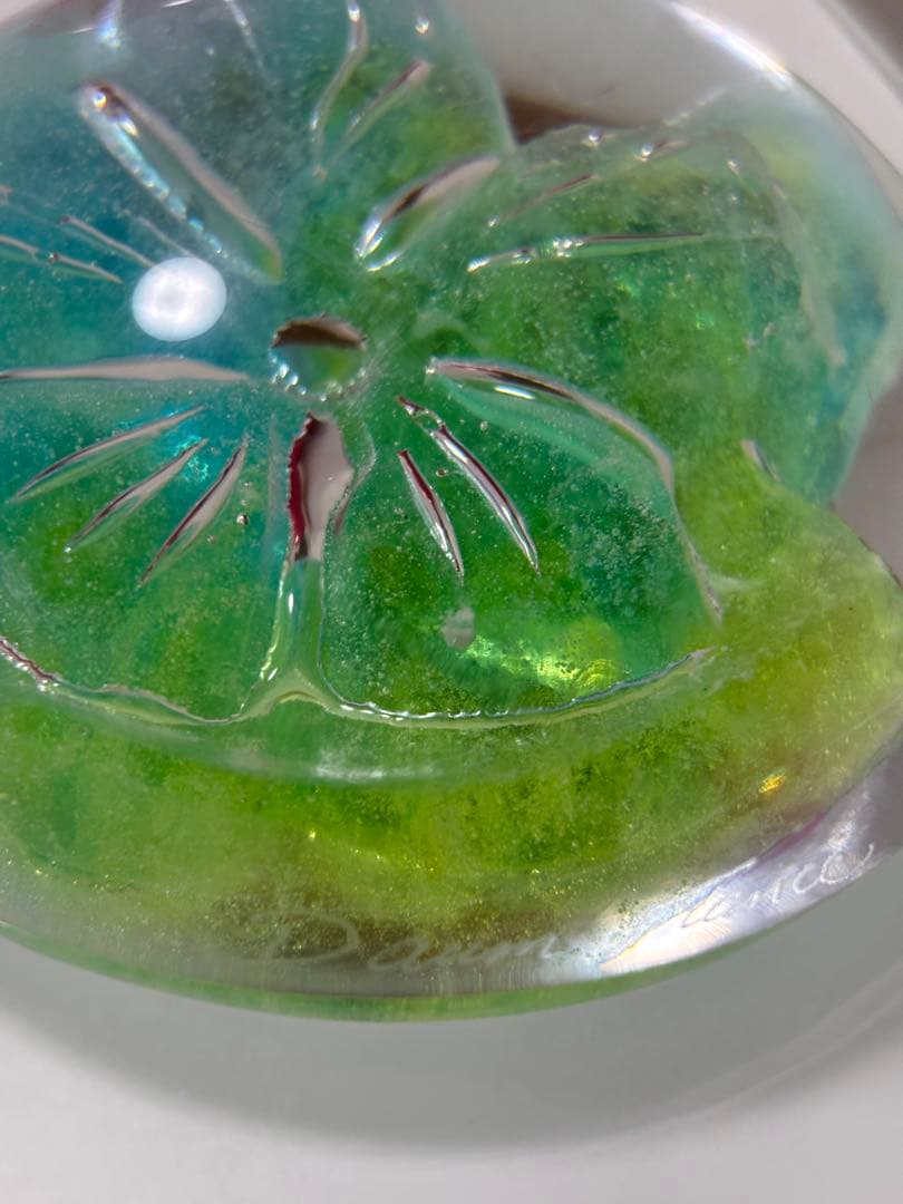 daum.花形の青緑グラデーションペーパーウェイト