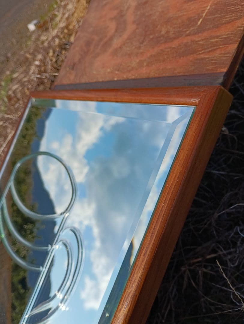 北欧　デザイナーズ　ウォールミラー　カットガラス　コーヒーカップ　モダン　チーク