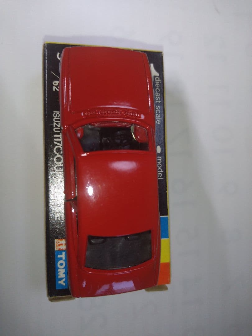 トミカ　黒箱　18ー1  いすづ117クーペ　日本製
