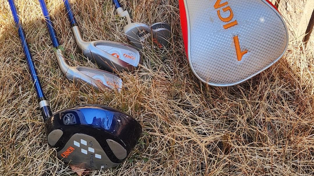 ★イグニオ ジュニアゴルフクラブセット 6～8才用 キャディバッグ付 4本セット