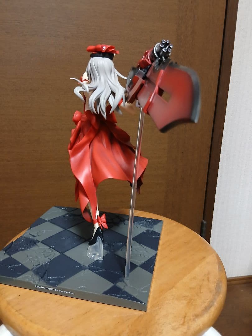 GOD EATEA アリサ 赤いドレス