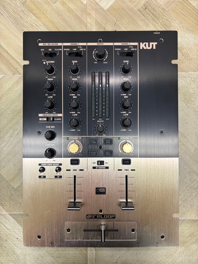 reloop USBインターフェイス搭載のデジタル2chDJミキサー KUT