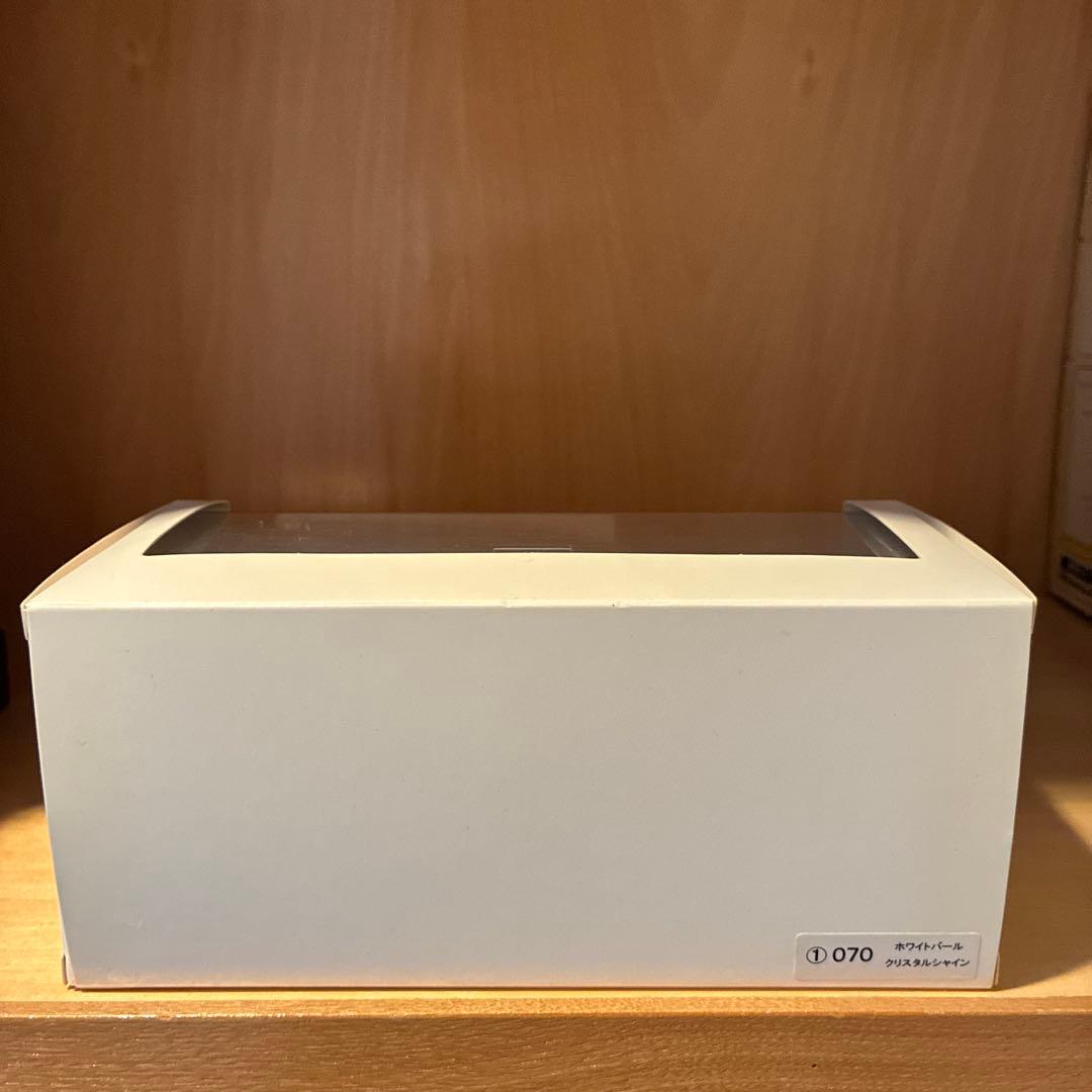 トヨタ アルファード 1/30 後期 カラーサンプル 非売品　ホワイトパール