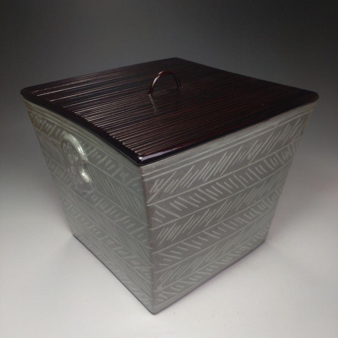 ィ113 水指『福森比路志作』『玄々斎好写三島四方角水指　共箱』茶道具