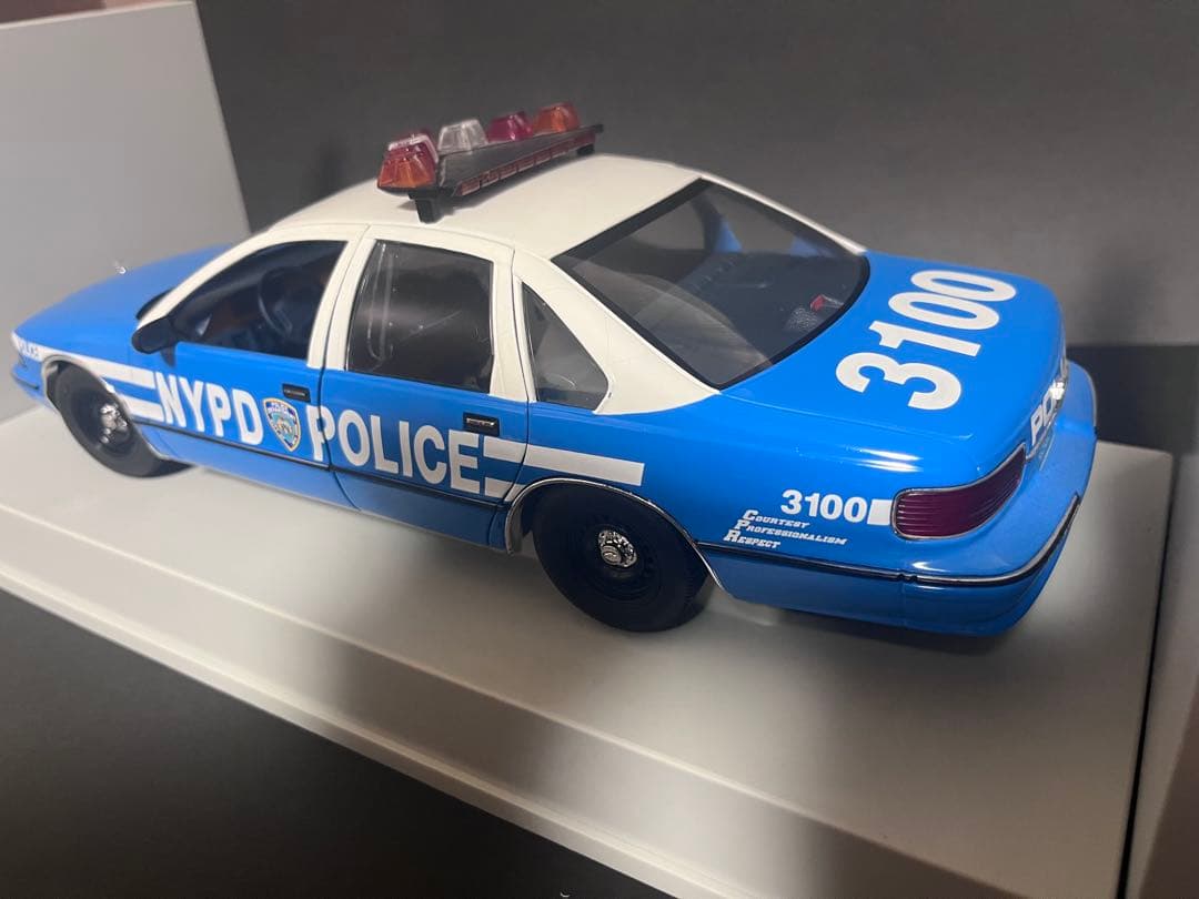 UT Models シボレーカプリス NYPD NY警察 1/18 IMPALA