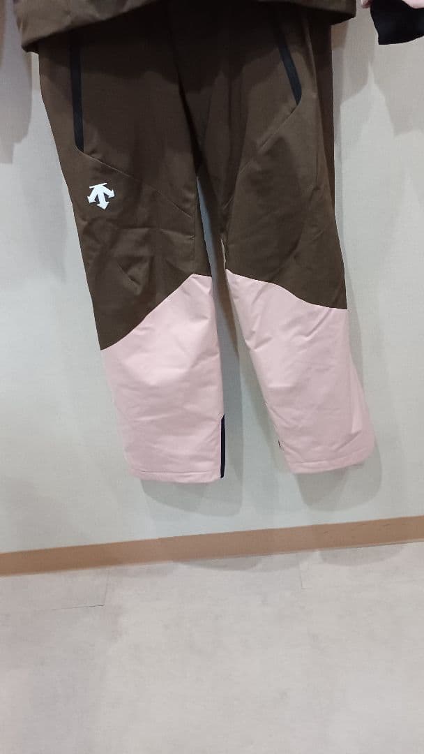 デサント　スキーウエア　Sサイズ　DESCENTE　２０２４