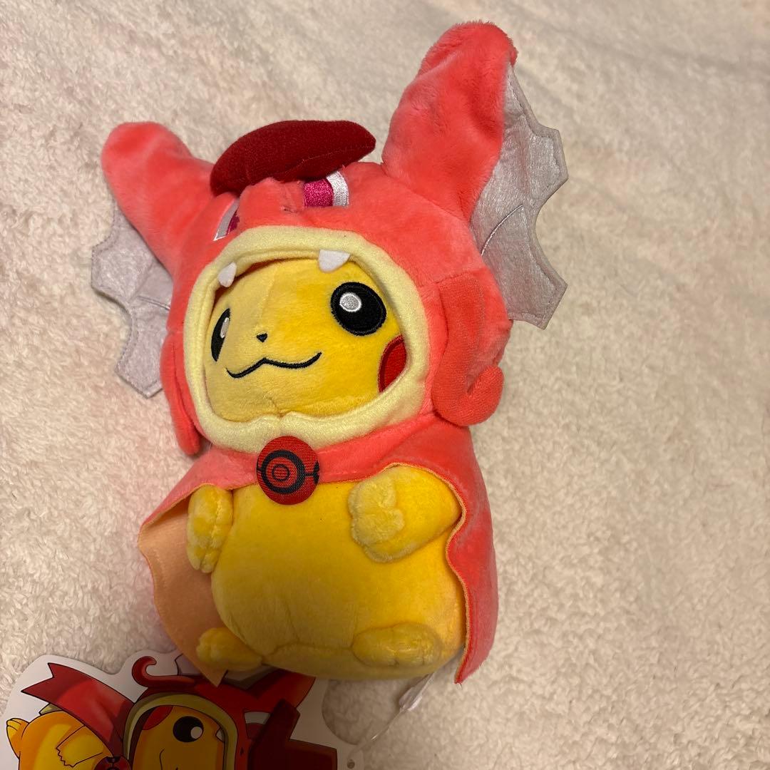 ポケモンセンター　ヒロシマ　赤いギャラドス　ポンチョ　ピカチュウ ぬいぐるみ