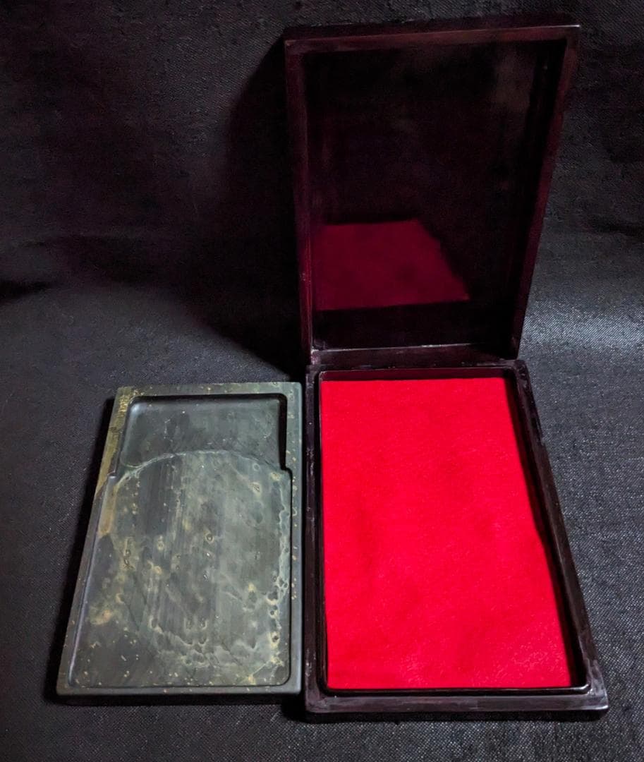 【歙州門字硯】◆金暈金星・金花紋・水波刷絲紋の青琅玕美石◆九吋◆唐木箱◆水舷坑