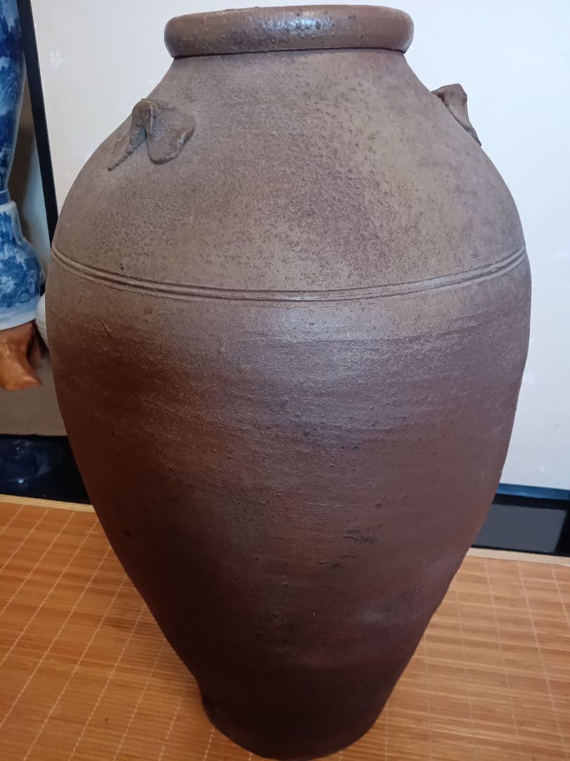 備前　茶色の陶器製花瓶