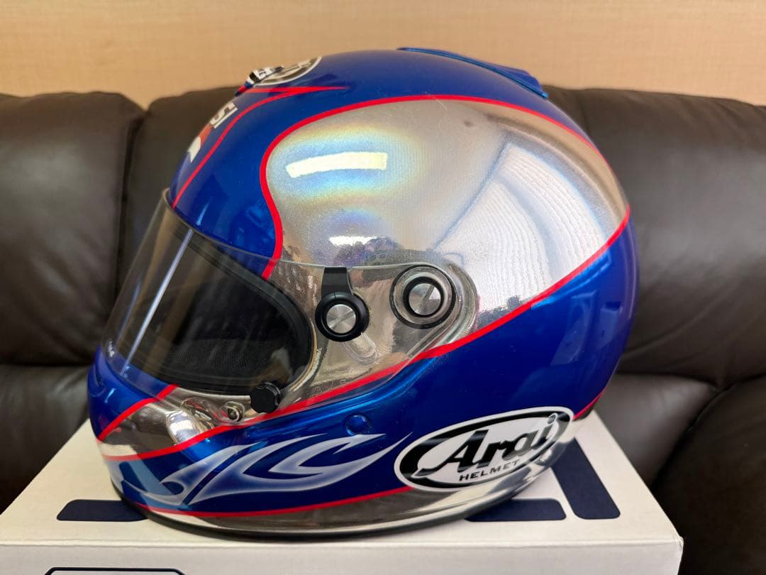 4輪専用ARAI ヘルメット　近藤真彦レプリカ　マッチ！