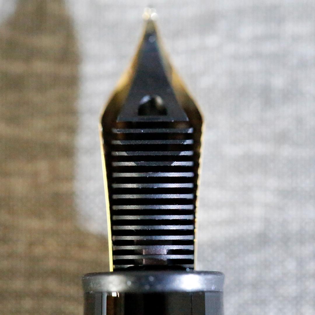 【極美品 送料込】モンブラン 万年筆 １４７ トラベラー マイスターシュテュック