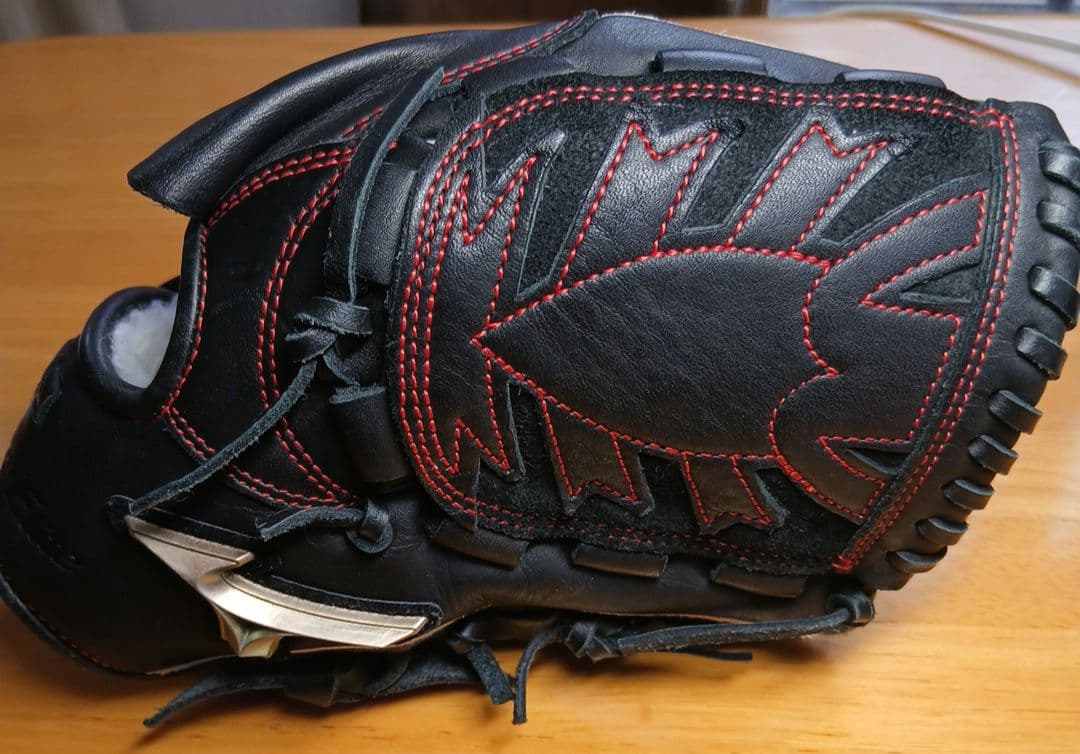 【ほぼ未使用】Global Elite 軟式グローブ 黒/赤　菅野モデル　投手用