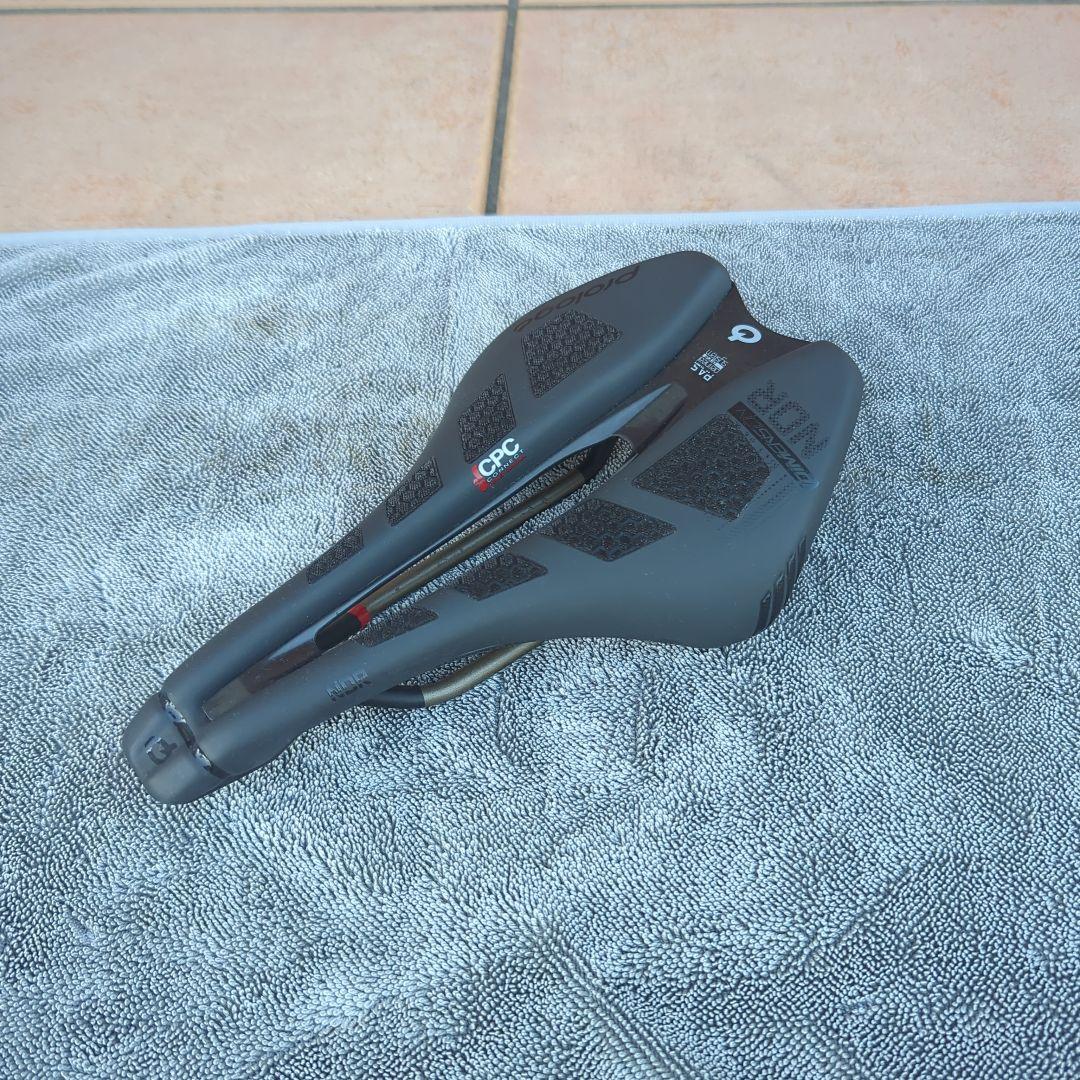 Prologo CPC サドル 幅143mm