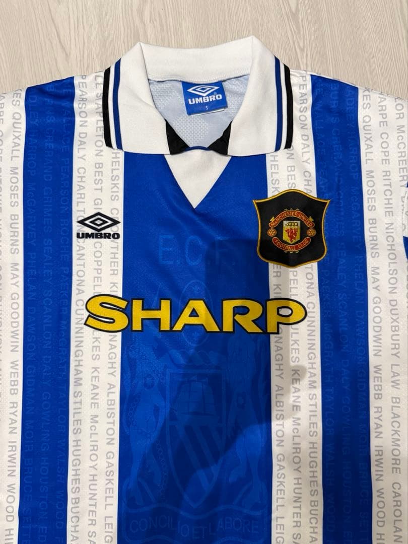 ウェア umbro Manchester United jersey kit