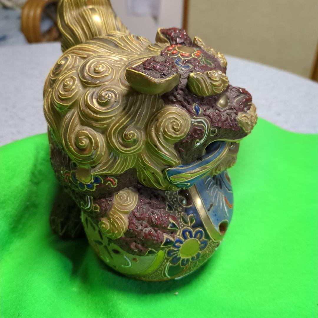 九谷焼銘品　陶器製 球獅子の置物 球付き