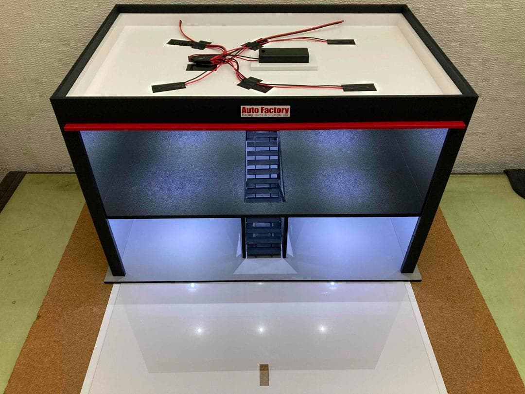 Shibukkoジオラマ：1/18 ショールーム＆ガレージ（特注仕様）