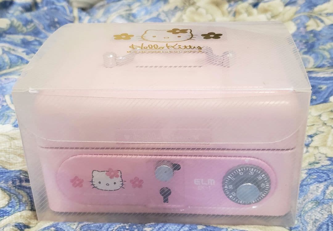 キティちゃん　金庫　プラスチックケース　カギ二本　ロック番号　付き