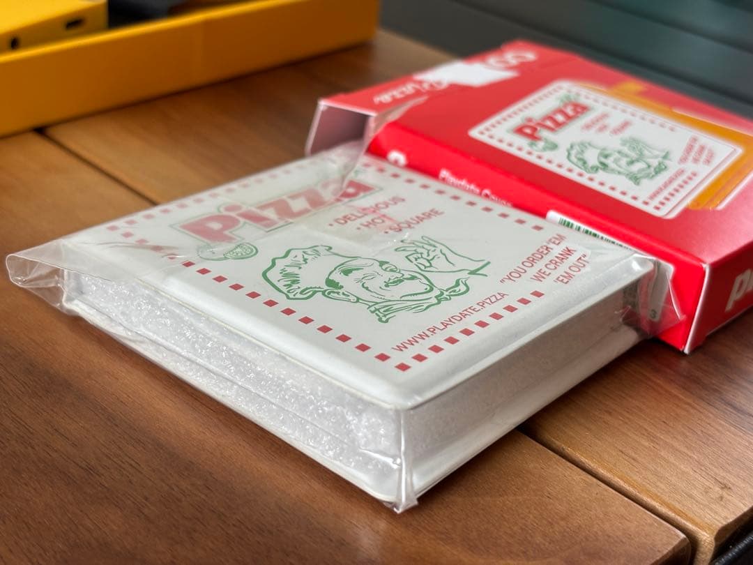 Playdate 本体 （液晶保護シール付き）+ 限定専用カバー（Pizza）