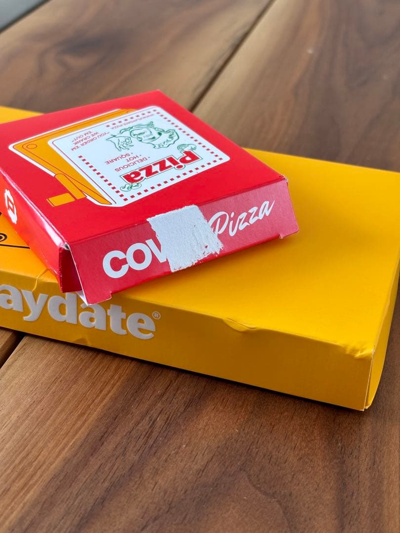 Playdate 本体 （液晶保護シール付き）+ 限定専用カバー（Pizza）