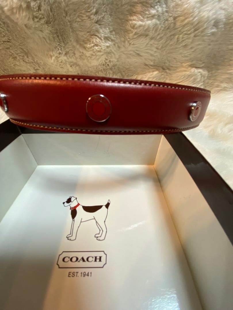 新品未使用品　COACH赤いレザー犬用首輪 Ｌサイズ スタッズ付き