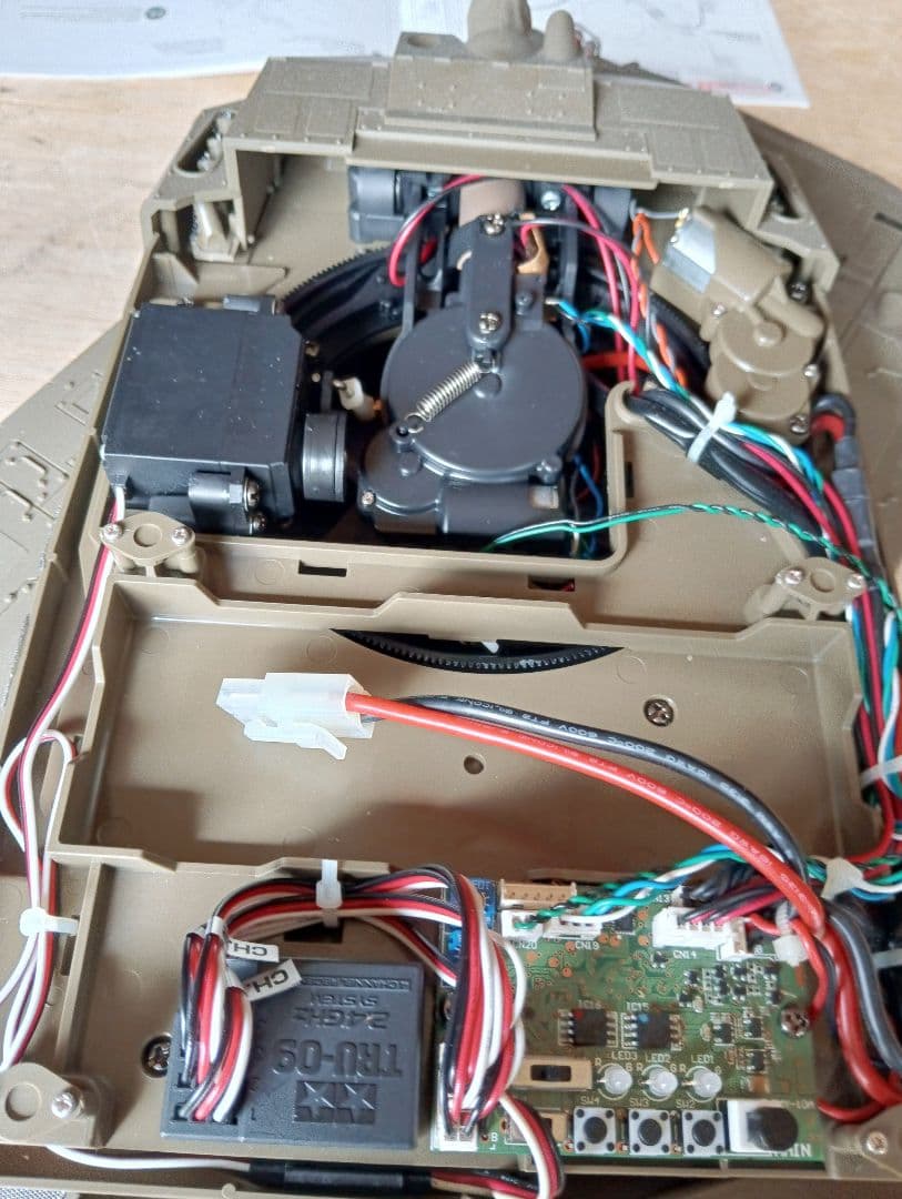 タミヤ 1/16 陸上自衛隊 10式戦車 フルオペレーション 組み立て済完成品